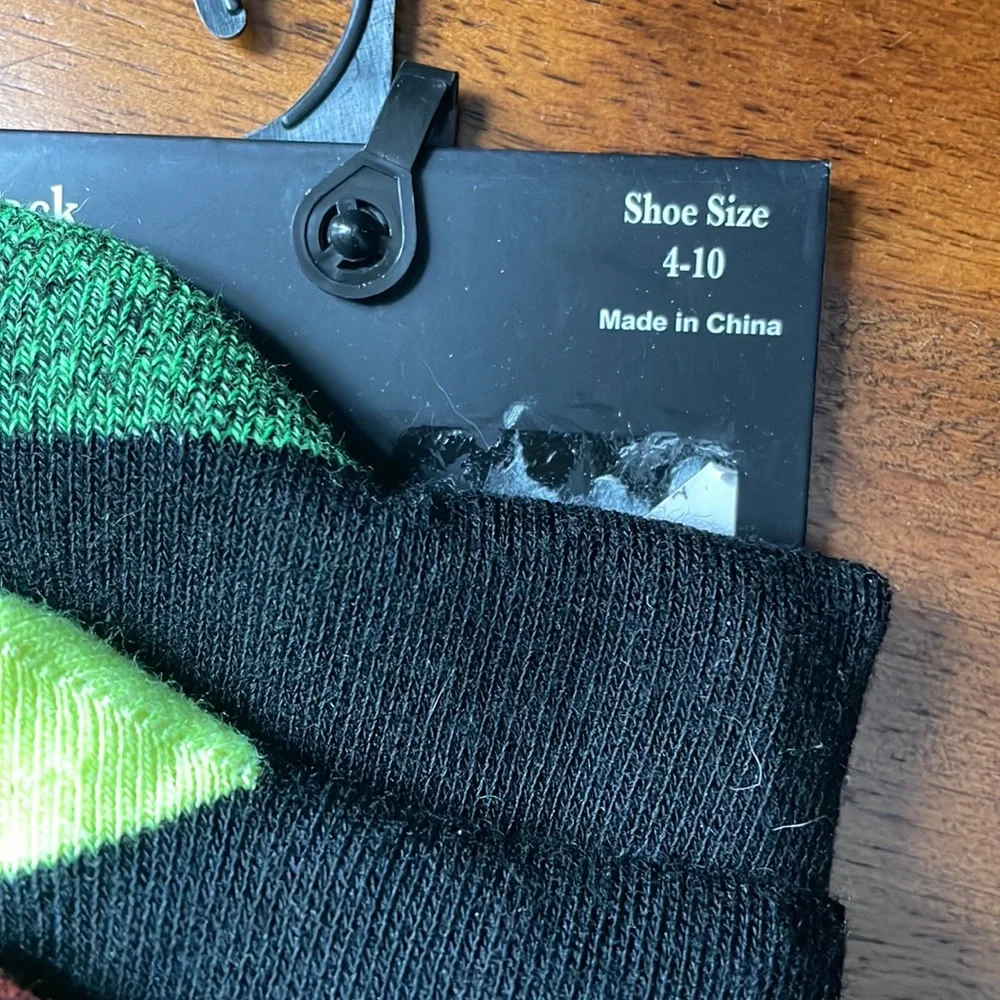 NWT Badgley Mischka ladies crew socks